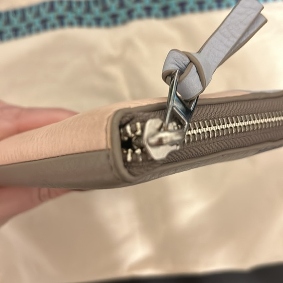 Tory Burch Pebble Colorblock Long Wallet with Dust Bag - Picture 16 of 17